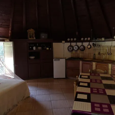 Apartamento Pinnettu Sardo Tipica Abitazione Sarda In Ecosistema Insetti E Animaletti Simpatici In Condivisione Bagno Esterno A 10metri Leggere Attentamente Prima Di Prenotare *